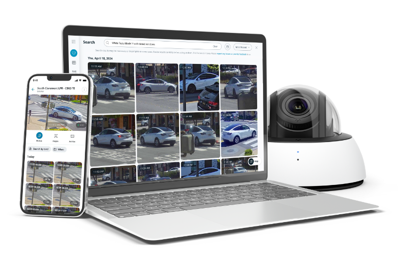 スマホとパソコンとAIカメラの写真
